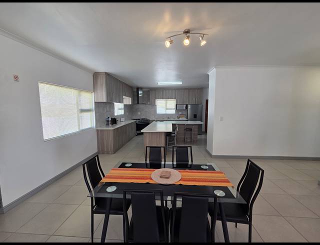 4 BEDROOM HOUSE FOR SALE IN HARBOUR LIGHTS